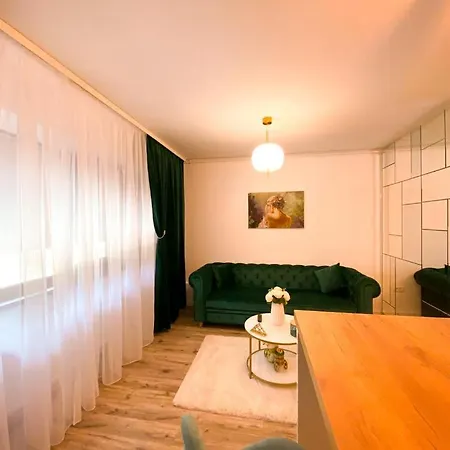 Smarald Lake Residence Apartment